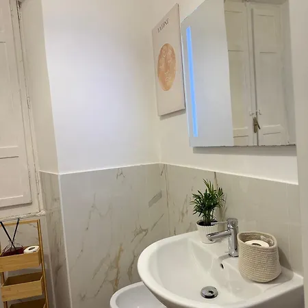 Astra Urbis Apartment *